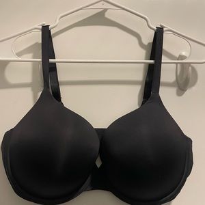 Victoria’s Secret TShirt Push Up, 38D, Black
